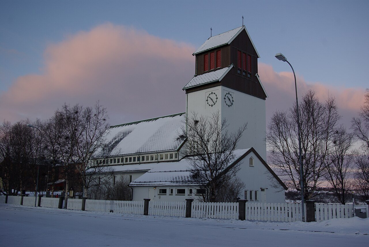 Kirkenes Norway in Winter: King Crabs, Snowhotel and Arctic Adventures