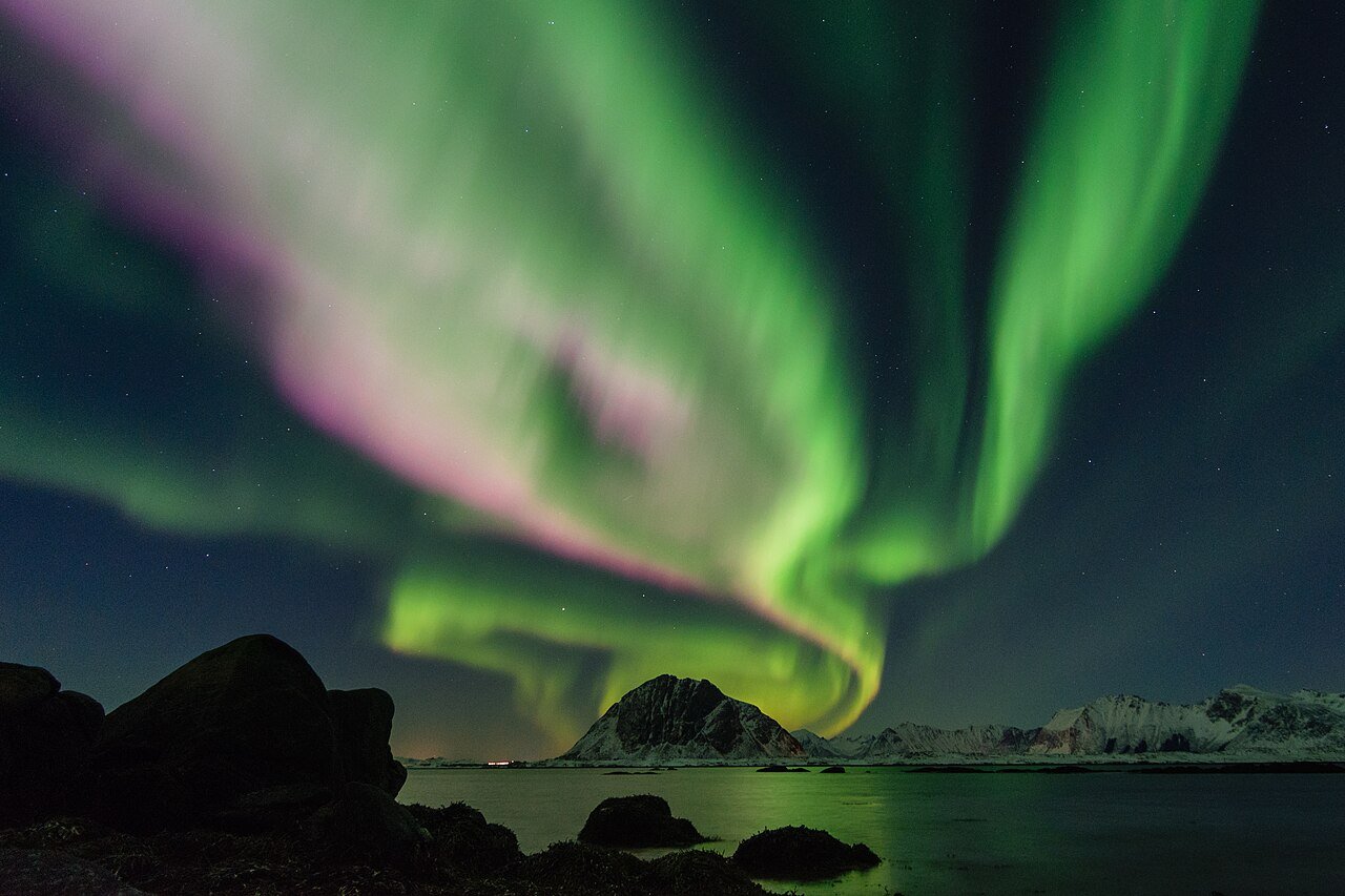 Lofoten Islands in Winter: Complete Travel Guide