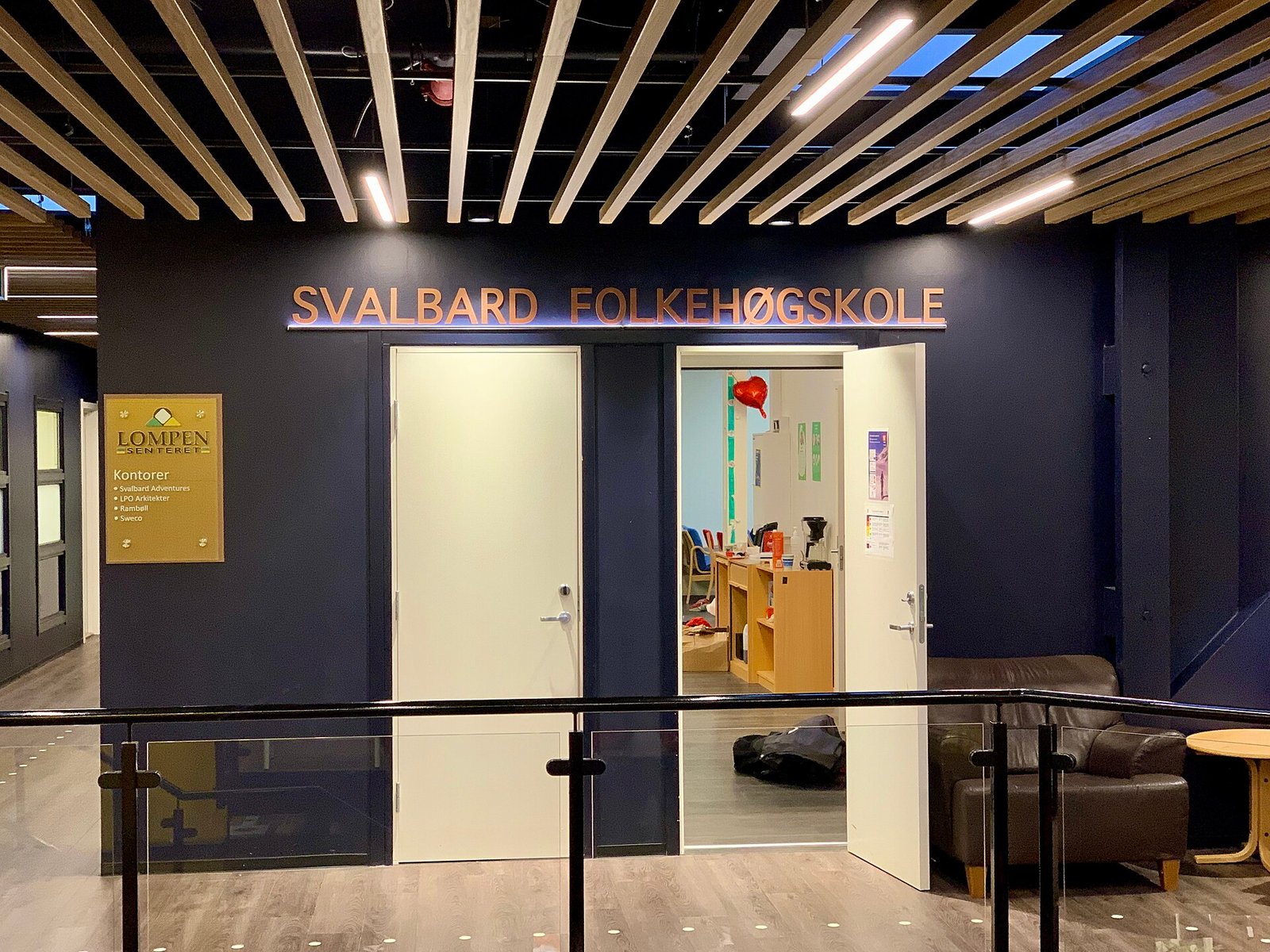 Tromsø vs Svalbard for Northern Lights: Which Is Right for You?